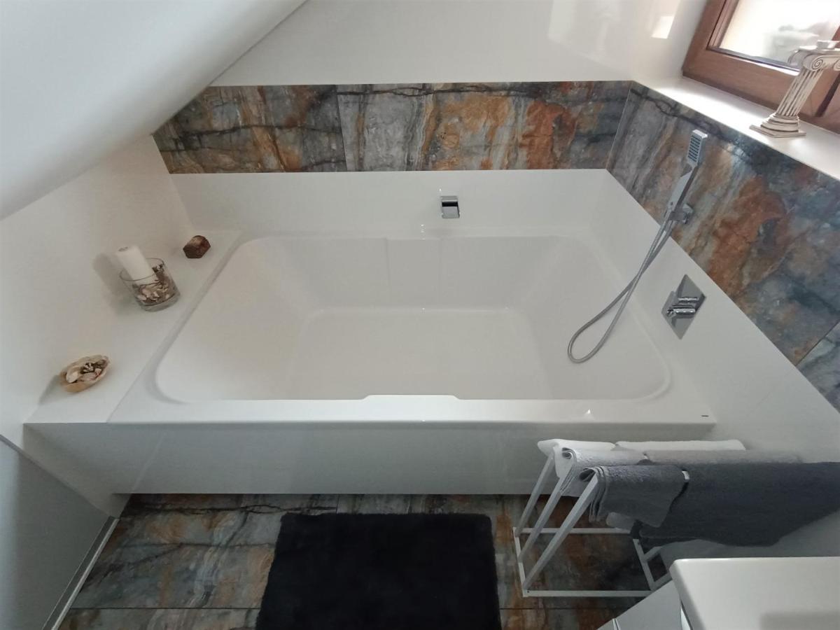 Barytowy Apartament Tarnowskie Góry Buitenkant foto